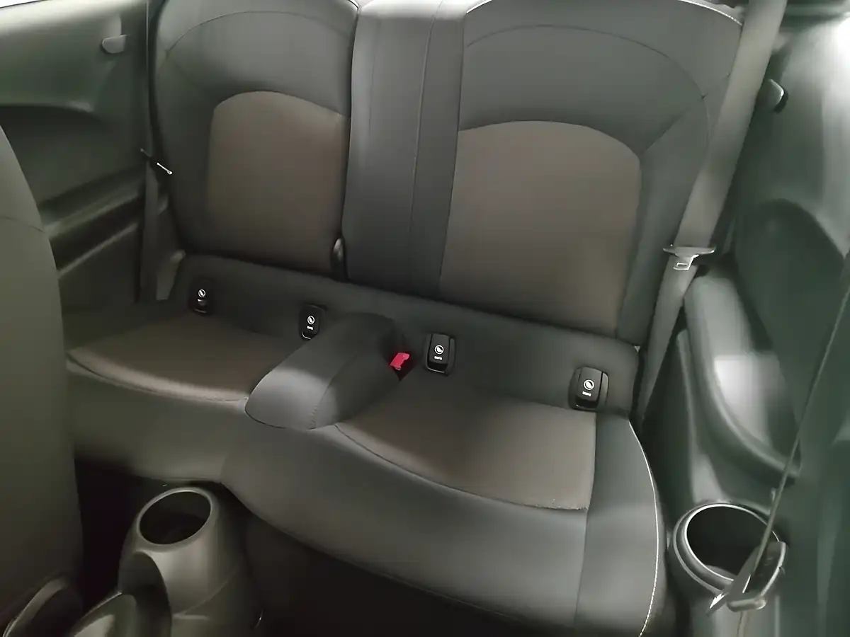 Used 2018 MINI Hatch Cooper Silver - Interior and Exterior details 10