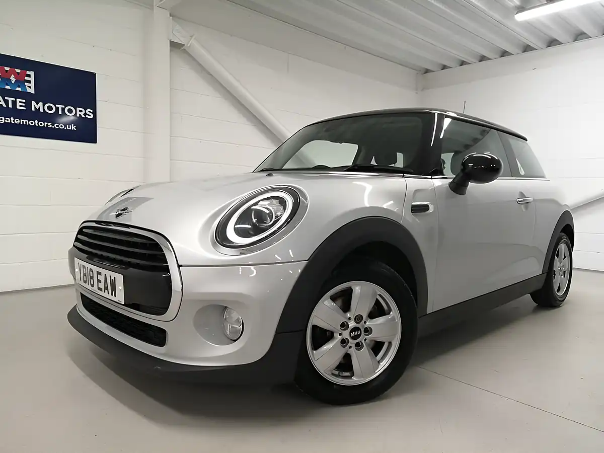 Used 2018 MINI Hatch Cooper Silver - Interior and Exterior details 13
