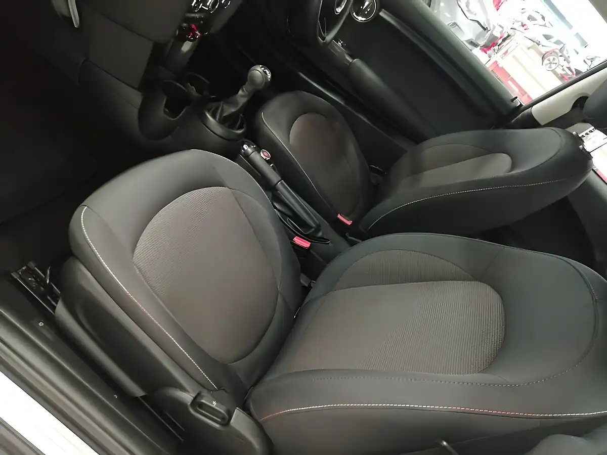 Used 2018 MINI Hatch Cooper Silver - Interior and Exterior details 17