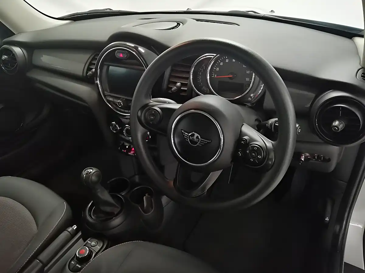 Used 2018 MINI Hatch Cooper Silver - Interior and Exterior details 6