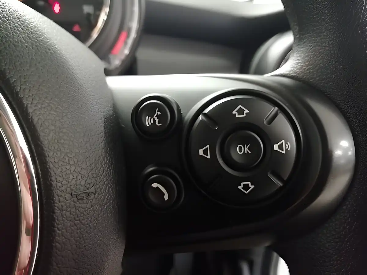 Used 2018 MINI Hatch Cooper Silver - Interior and Exterior details 9