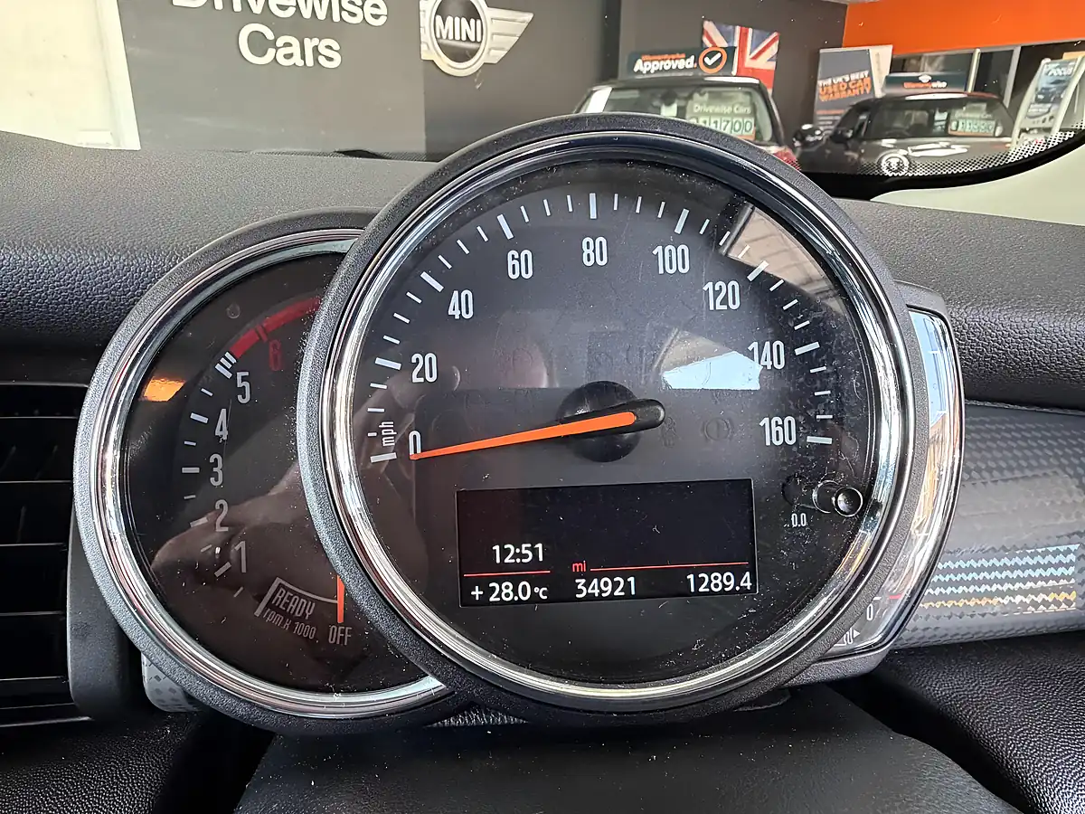 Used 2018 MINI Hatch Cooper Silver - Interior and Exterior details 12