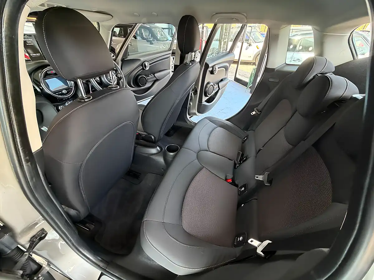 Used 2018 MINI Hatch Cooper Silver - Interior and Exterior details 15