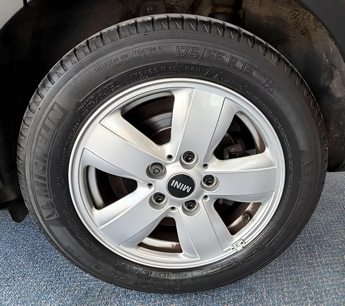 Used 2018 MINI Hatch Cooper Silver - Interior and Exterior details 17