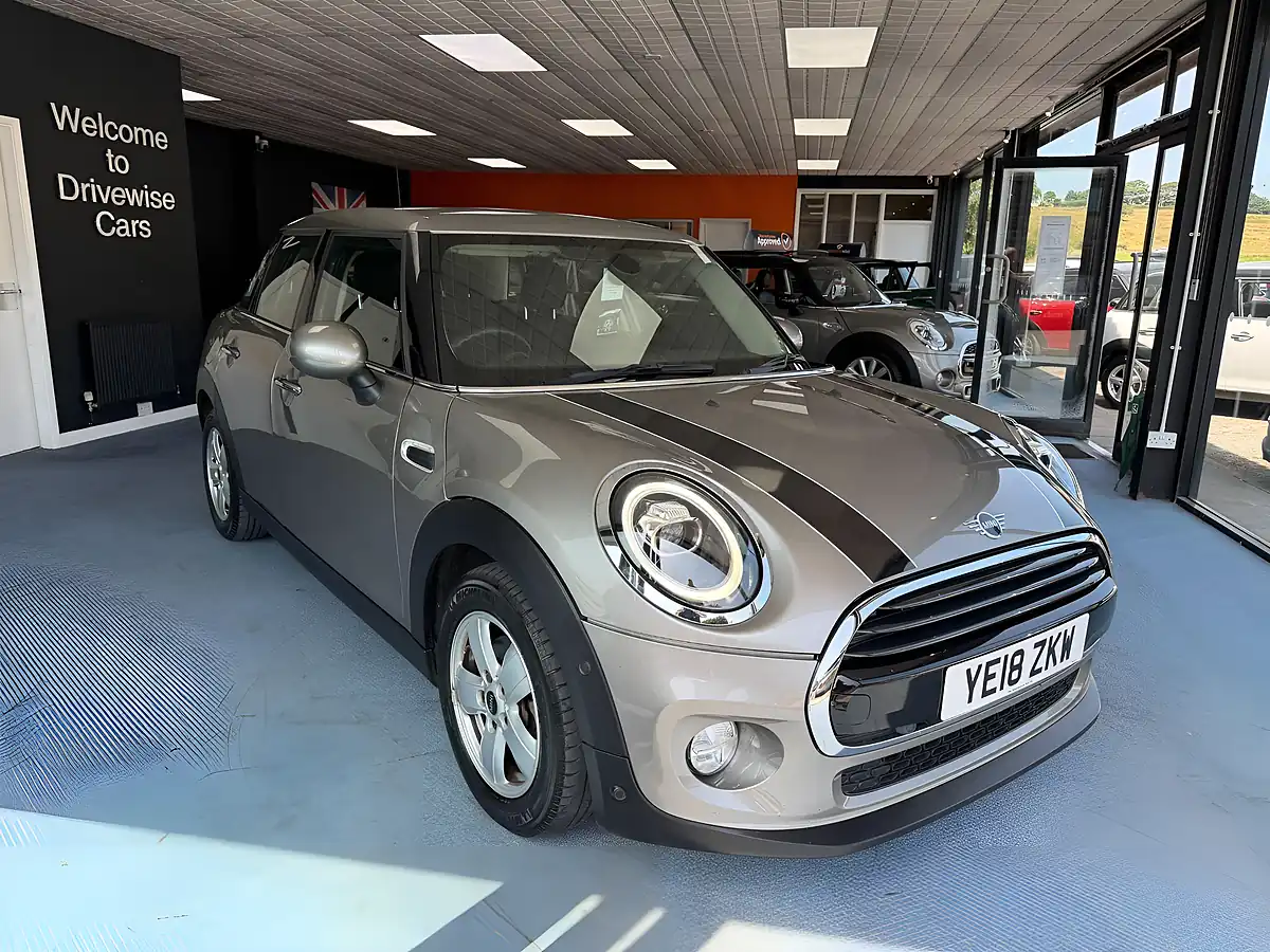 Used 2018 MINI Hatch Cooper Silver - Interior and Exterior details 3