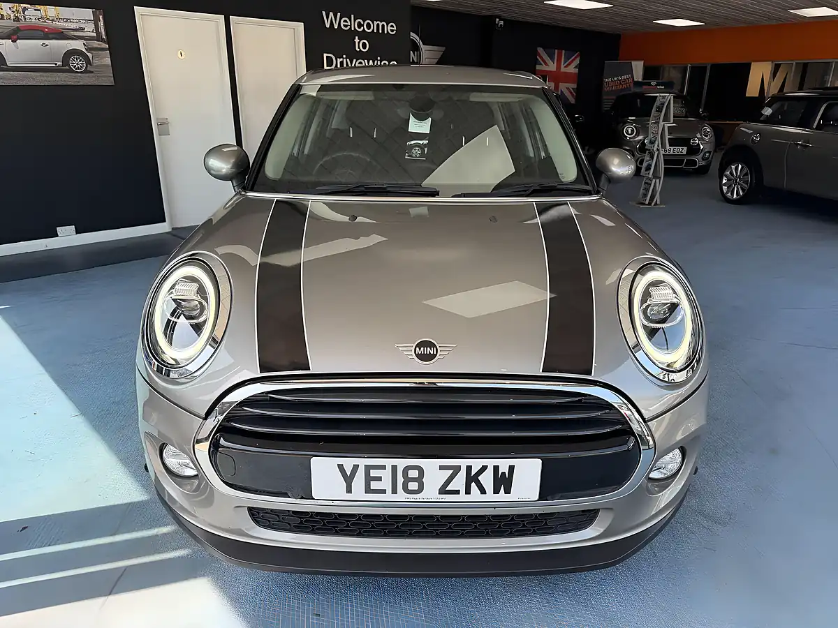 Used 2018 MINI Hatch Cooper Silver - Interior and Exterior details 4