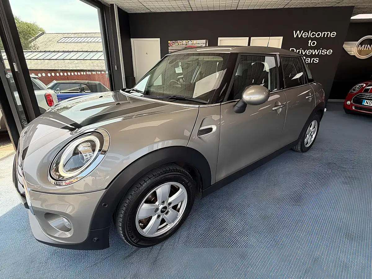 Used 2018 MINI Hatch Cooper Silver - Interior and Exterior details 5