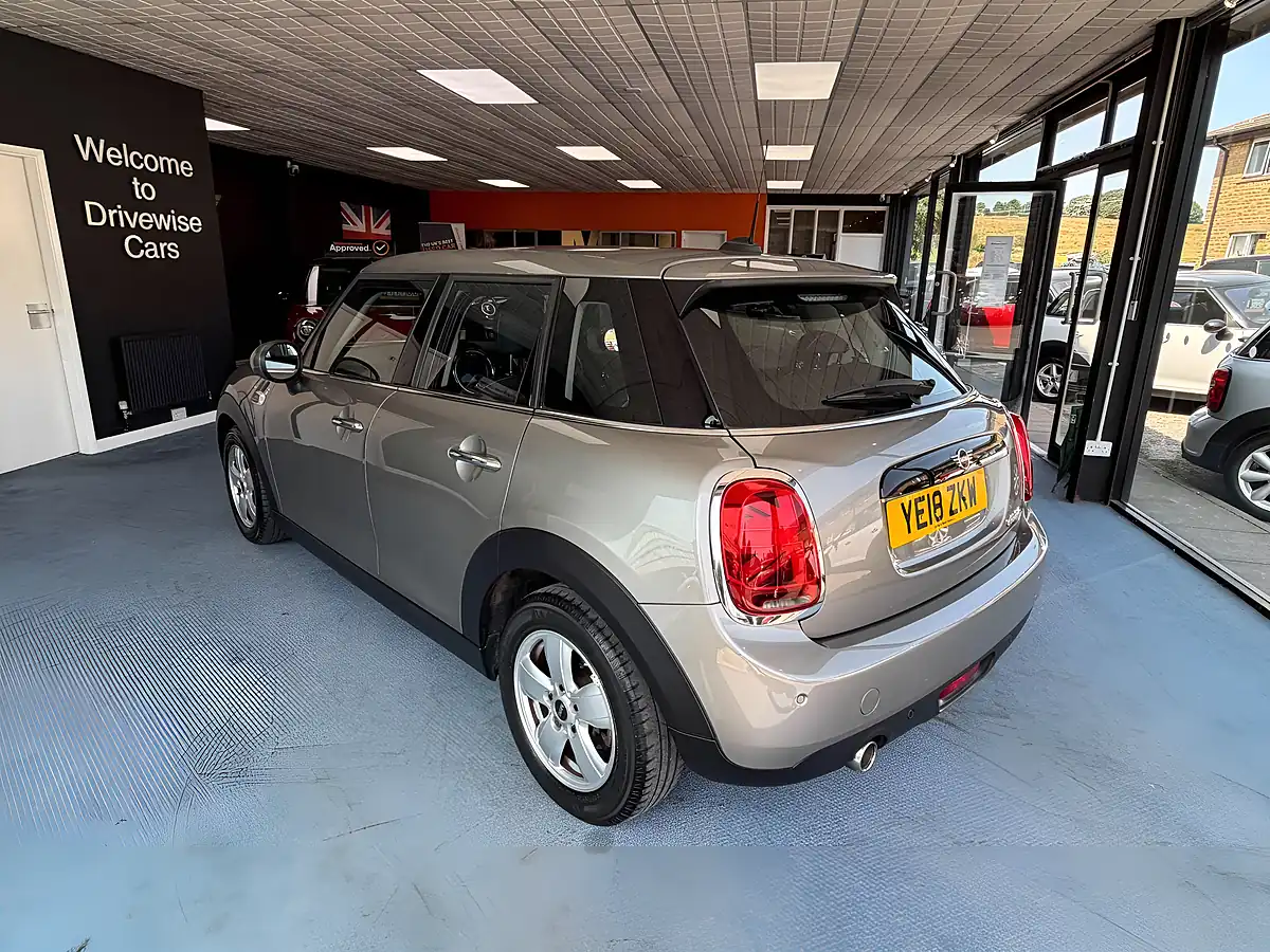 Used 2018 MINI Hatch Cooper Silver - Interior and Exterior details 7