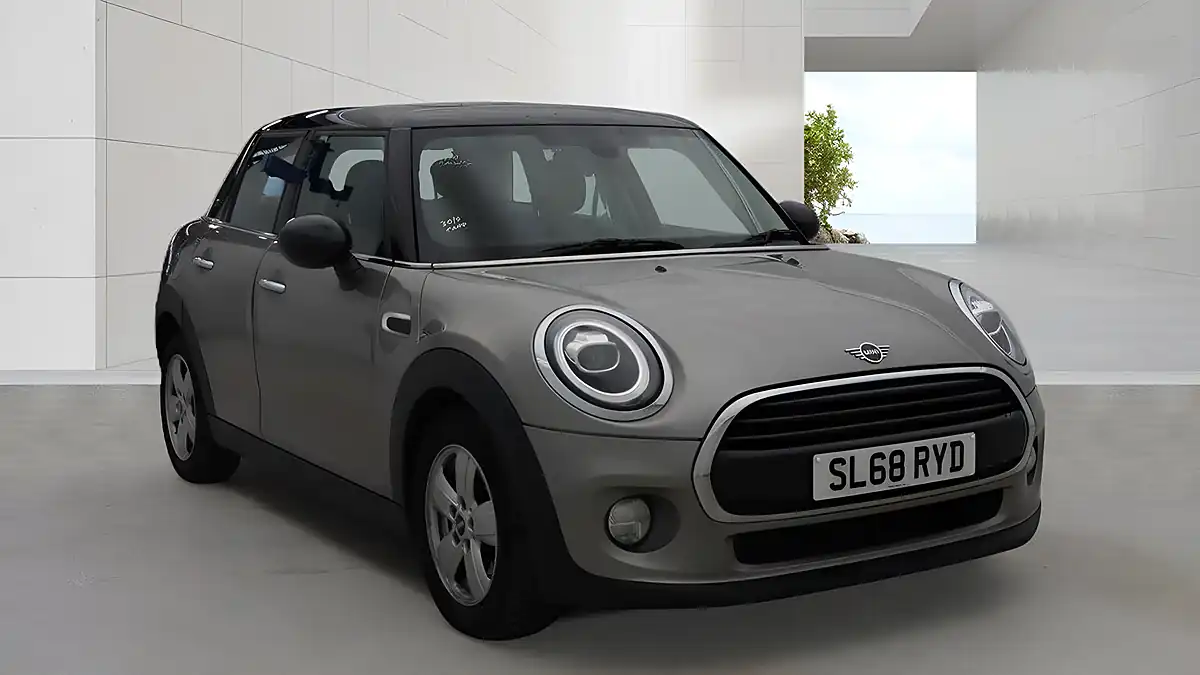 Used 2018 MINI Hatch Cooper Silver - Interior and Exterior details 2