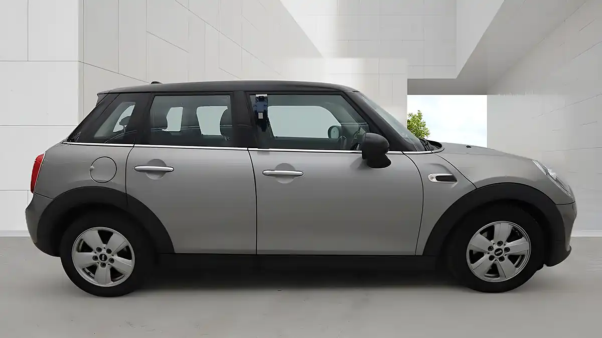 Used 2018 MINI Hatch Cooper Silver - Interior and Exterior details 5