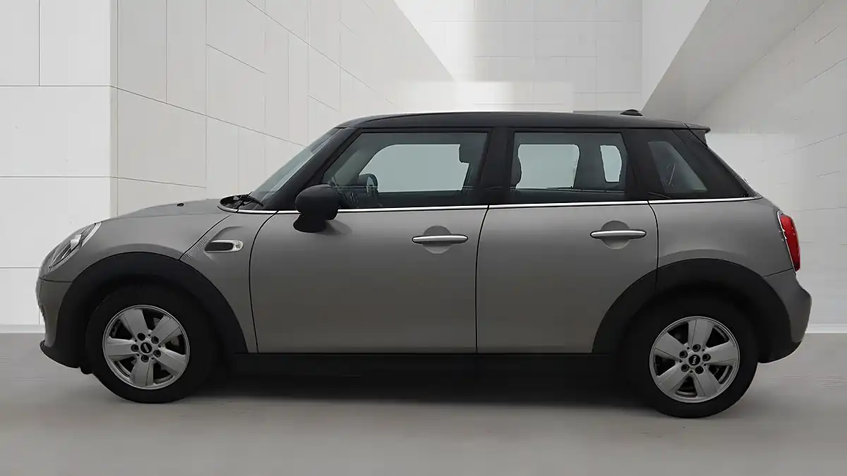 Used 2018 MINI Hatch Cooper Silver - Interior and Exterior details 6