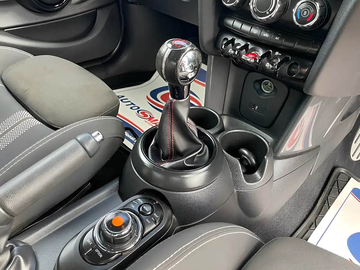 Used 2018 MINI Hatch Cooper Sport Black - Interior and Exterior details 16