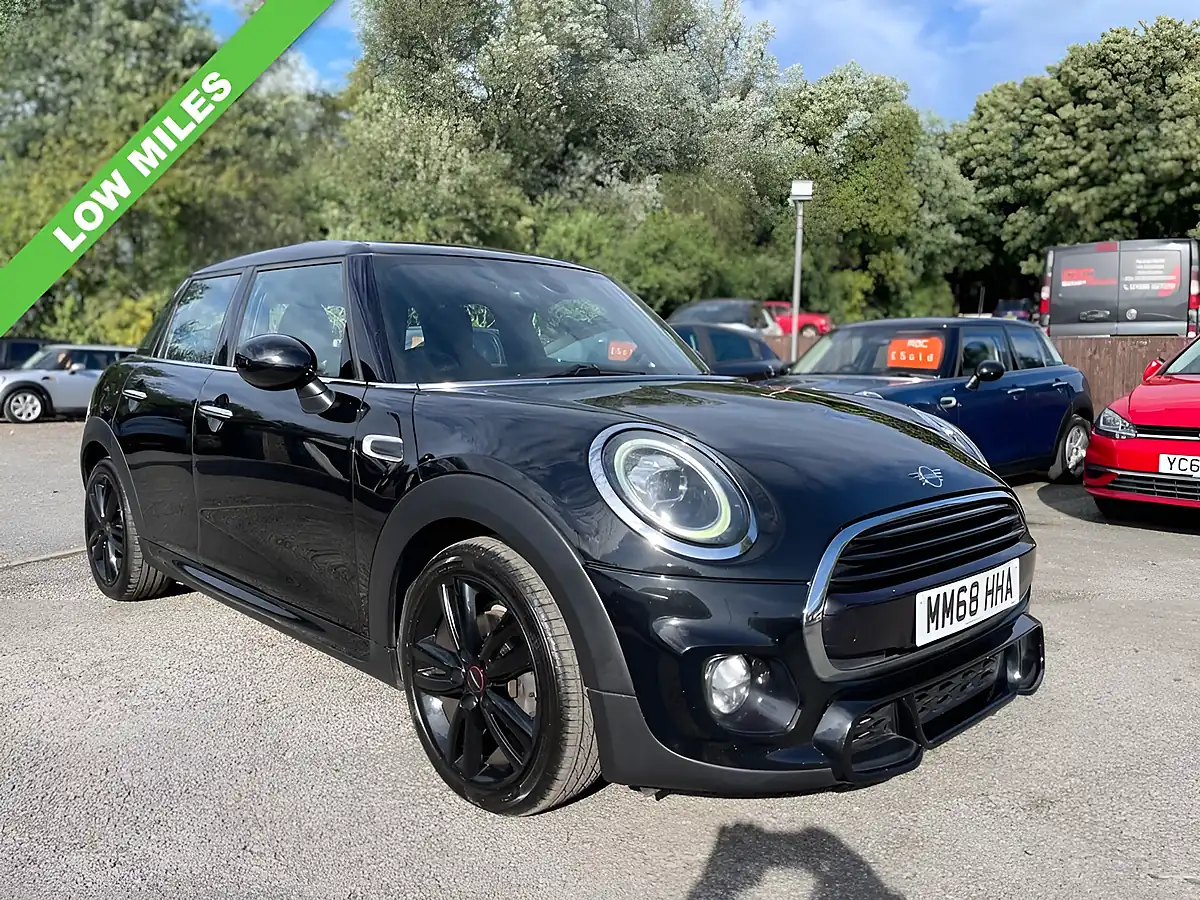 Used 2018 MINI Hatch Cooper Sport Black - Interior and Exterior details 2