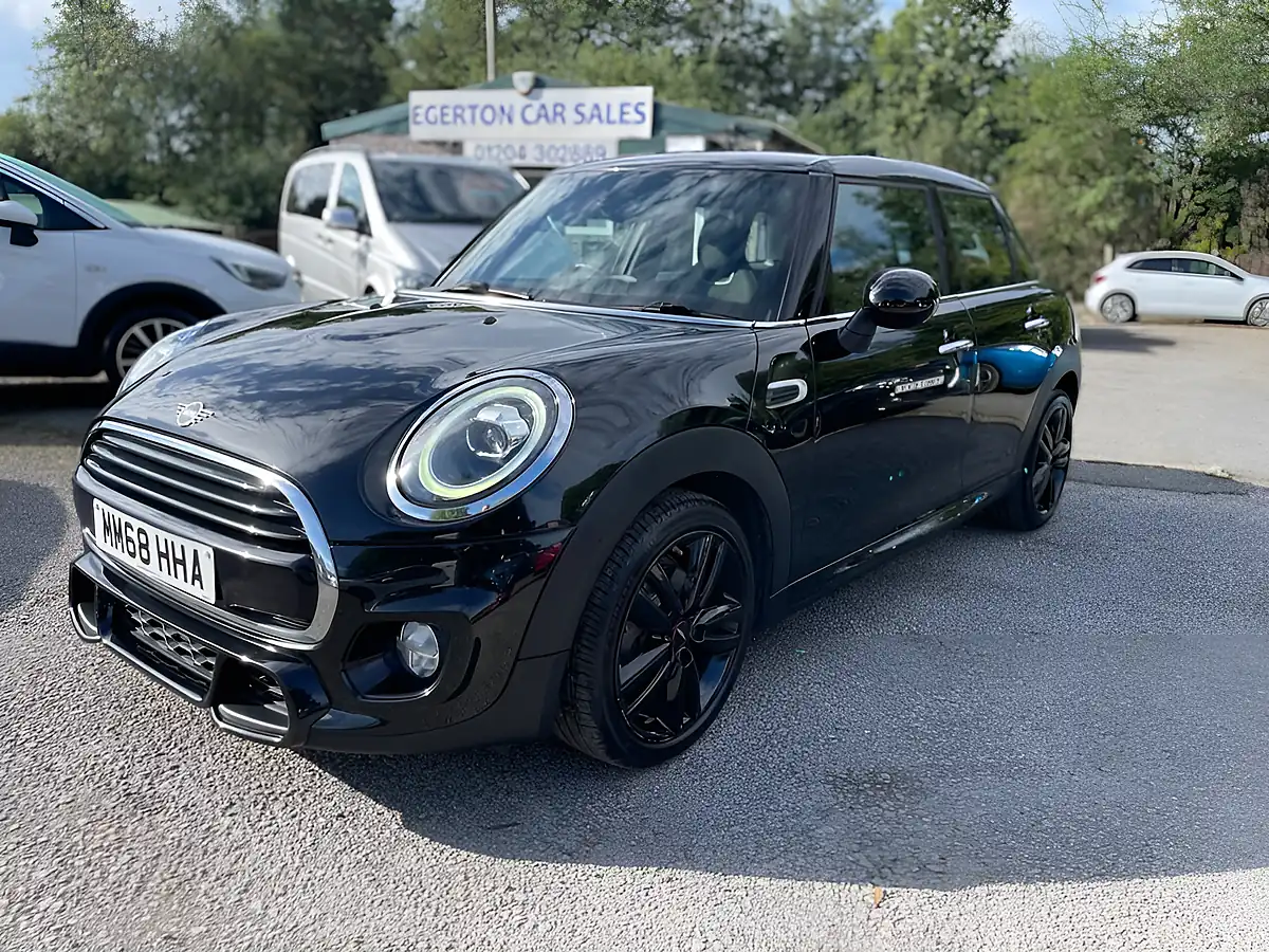 Used 2018 MINI Hatch Cooper Sport Black - Interior and Exterior details 4