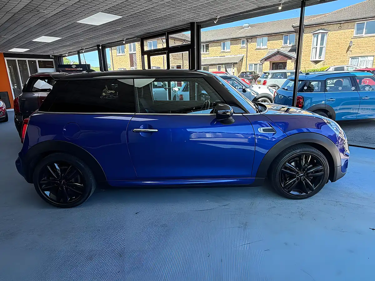 Used 2018 MINI Hatch Cooper Sport Blue - Interior and Exterior details 2