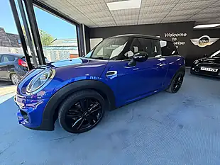 Used 2018 MINI Hatch Cooper Sport Blue - Interior and Exterior details 5
