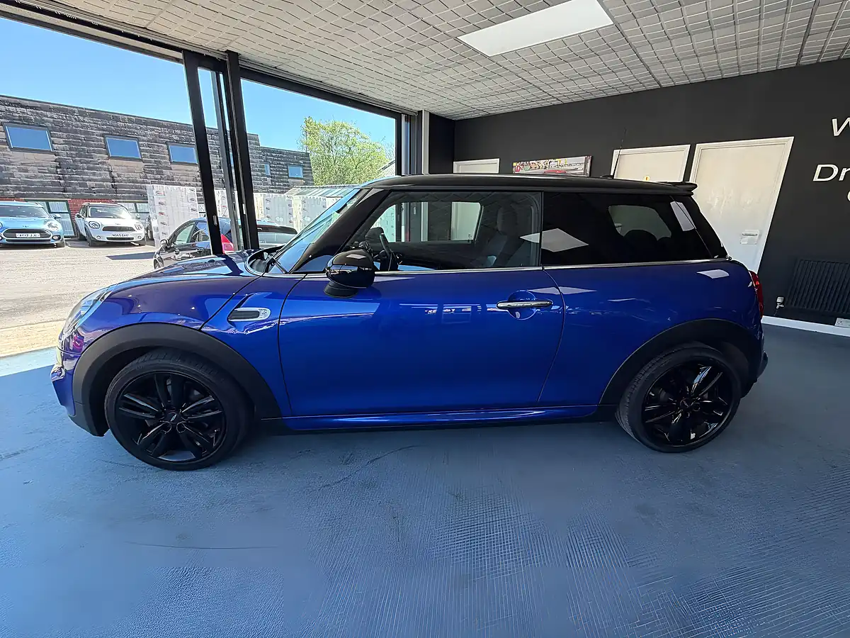 Used 2018 MINI Hatch Cooper Sport Blue - Interior and Exterior details 6