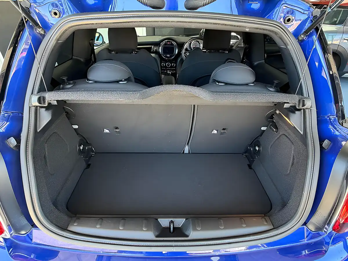 Used 2018 MINI Hatch Cooper Sport Blue - Interior and Exterior details 9