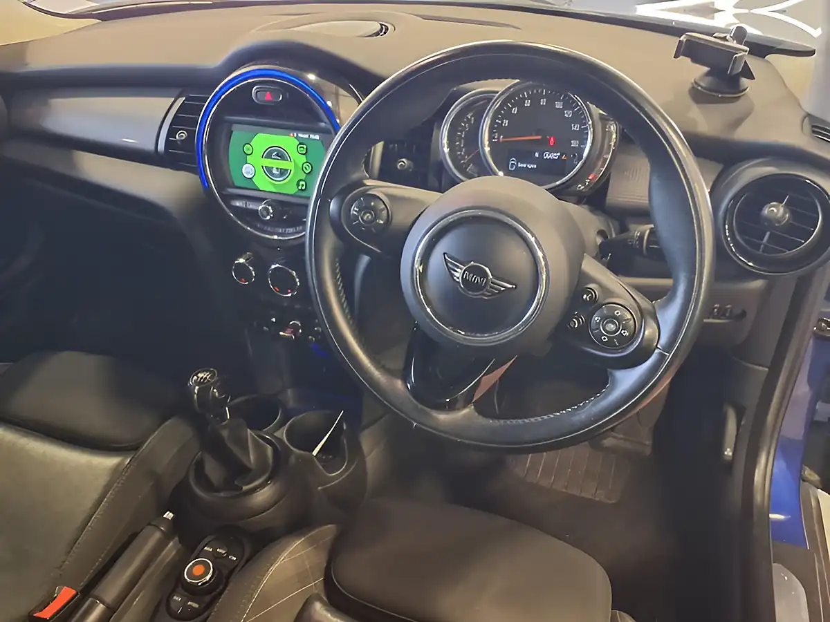 Used 2018 MINI Hatch Cooper Starlight Blue - Interior and Exterior details 11