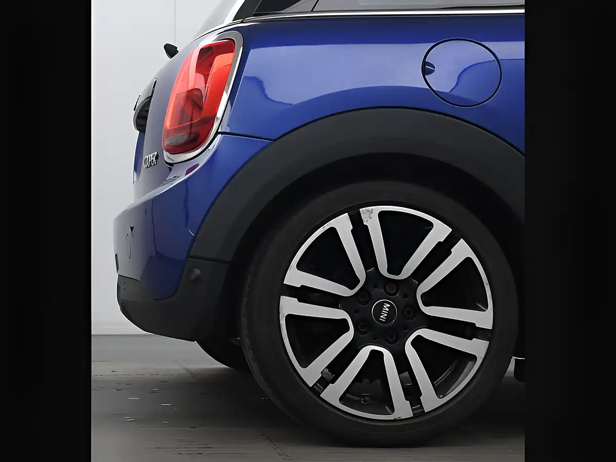 Used 2018 MINI Hatch Cooper Starlight Blue - Interior and Exterior details 16