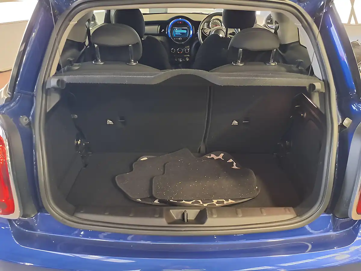 Used 2018 MINI Hatch Cooper Starlight Blue - Interior and Exterior details 18
