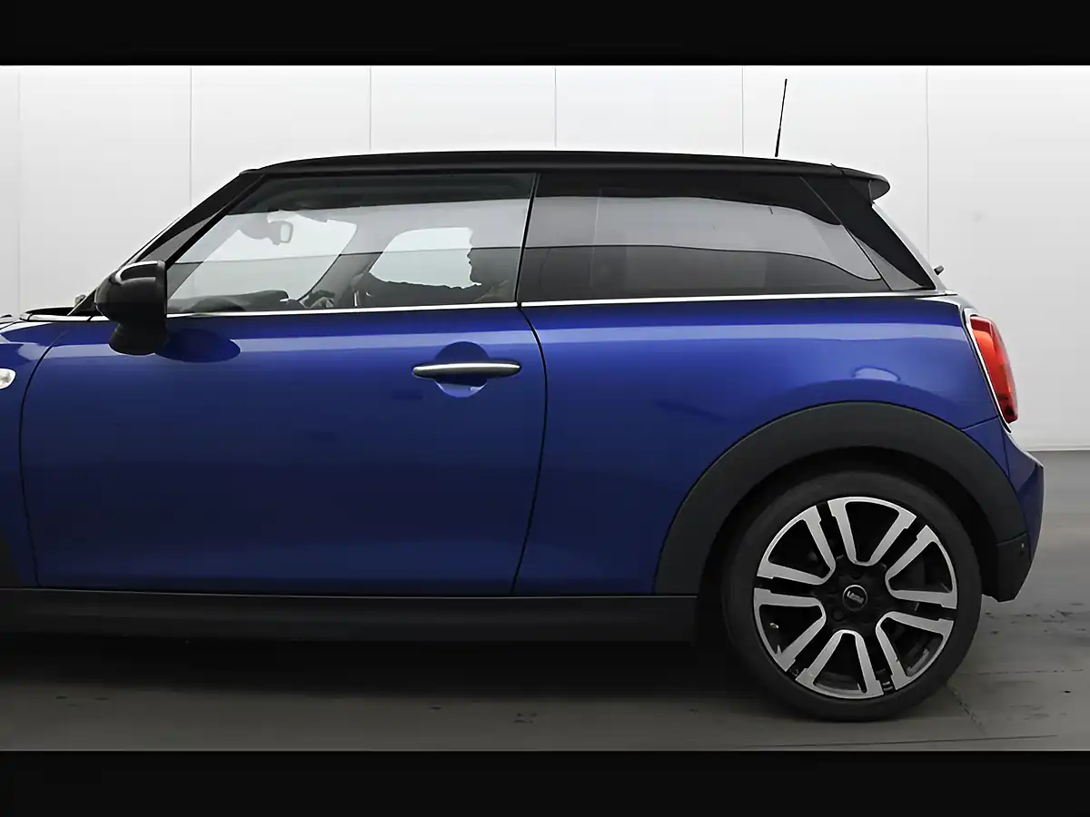 Used 2018 MINI Hatch Cooper Starlight Blue - Interior and Exterior details 4