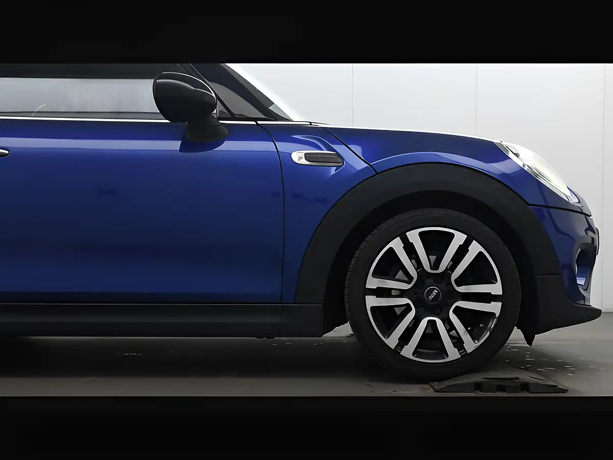 Used 2018 MINI Hatch Cooper Starlight Blue - Interior and Exterior details 9