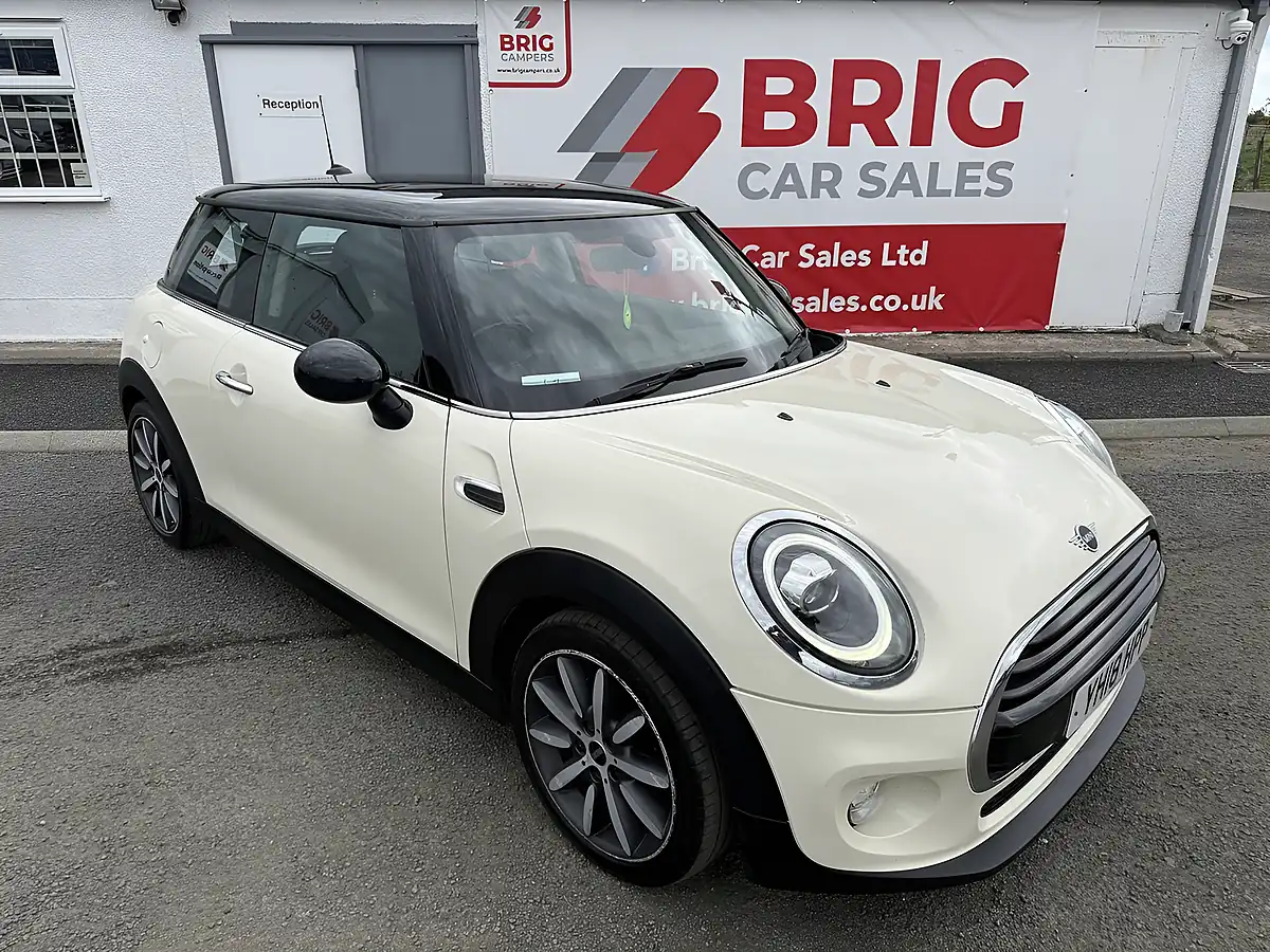 Used 2018 MINI Hatch Cooper White - Front View