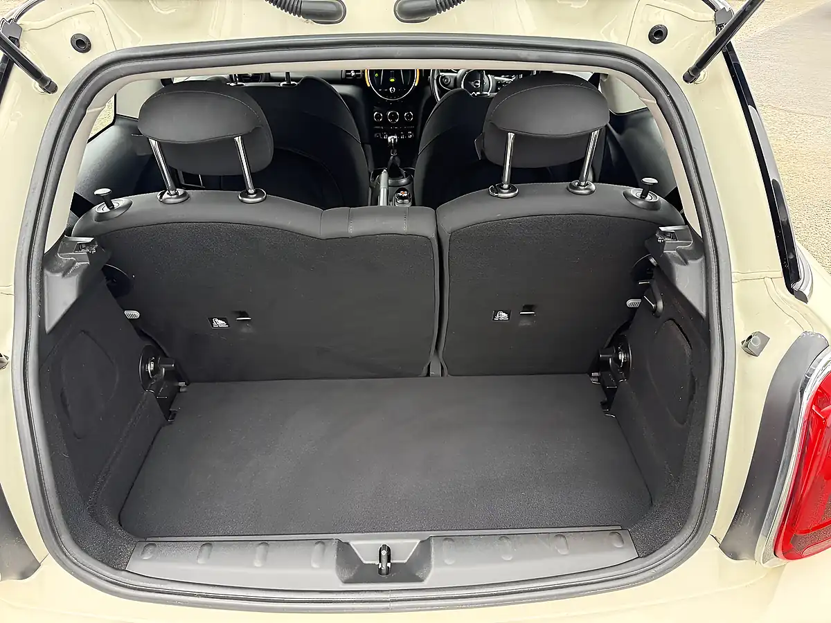 Used 2018 MINI Hatch Cooper White - Interior and Exterior details 17