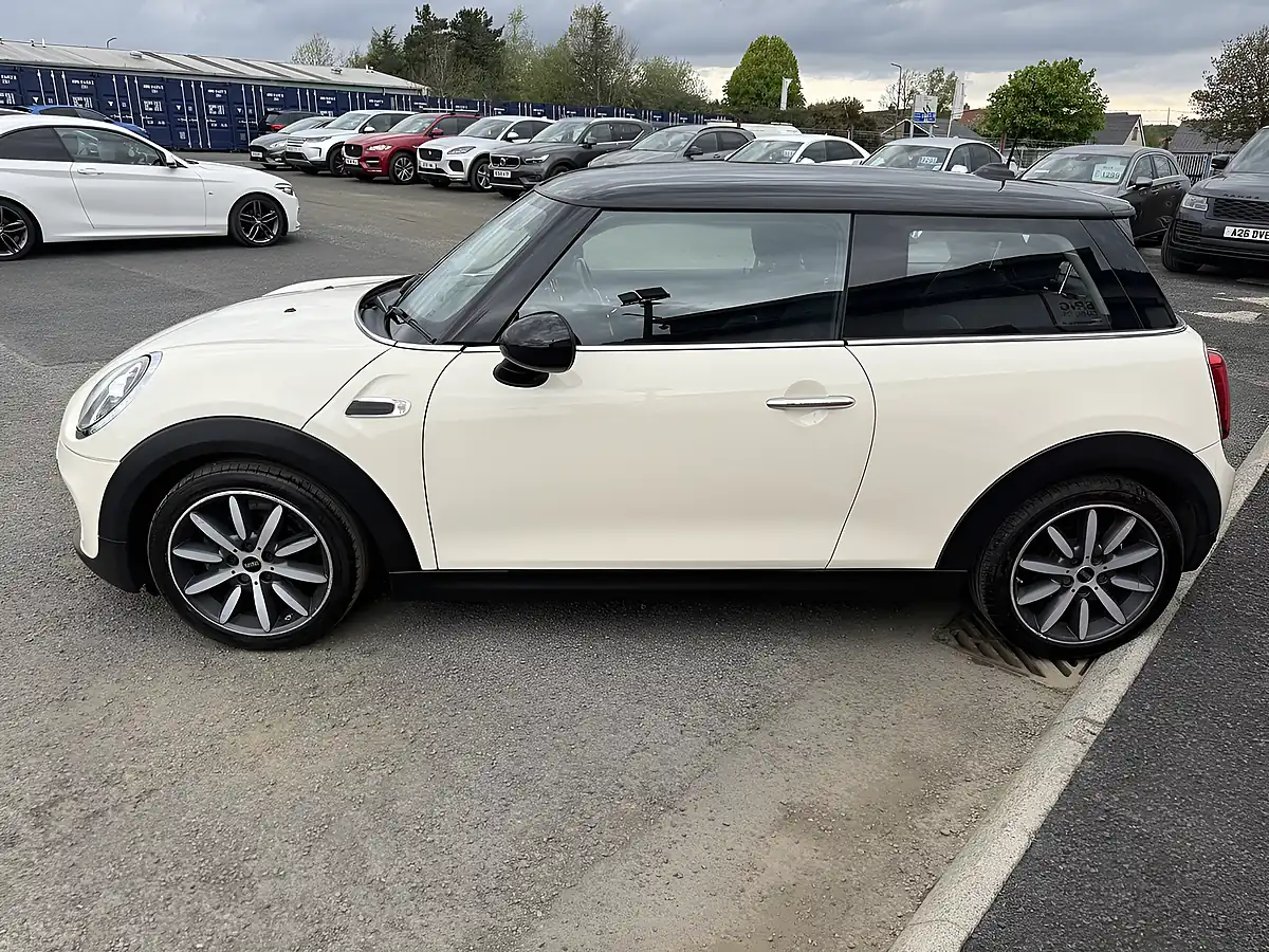 Used 2018 MINI Hatch Cooper White - Interior and Exterior details 3