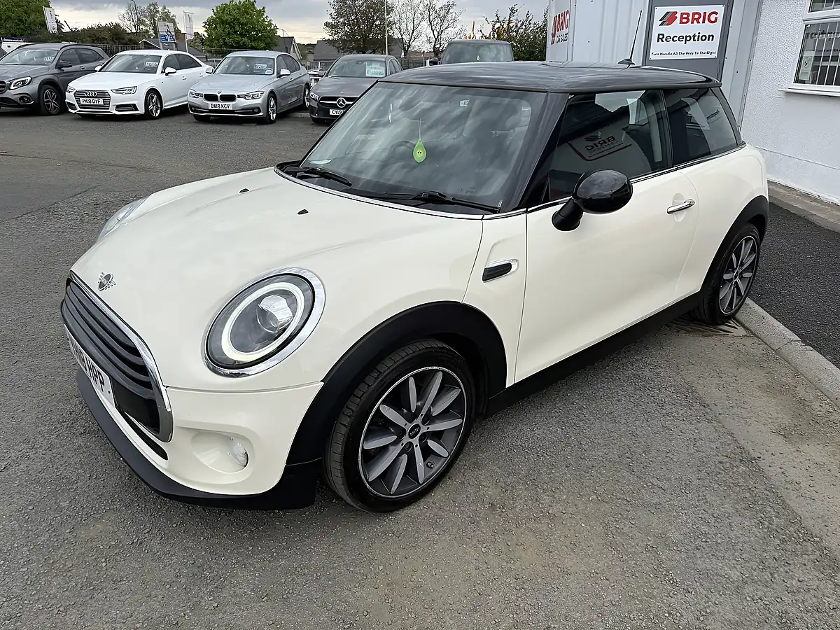 Used 2018 MINI Hatch Cooper White - Interior and Exterior details 8