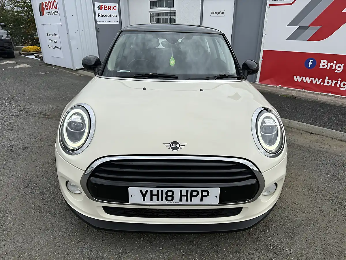 Used 2018 MINI Hatch Cooper White - Interior and Exterior details 9