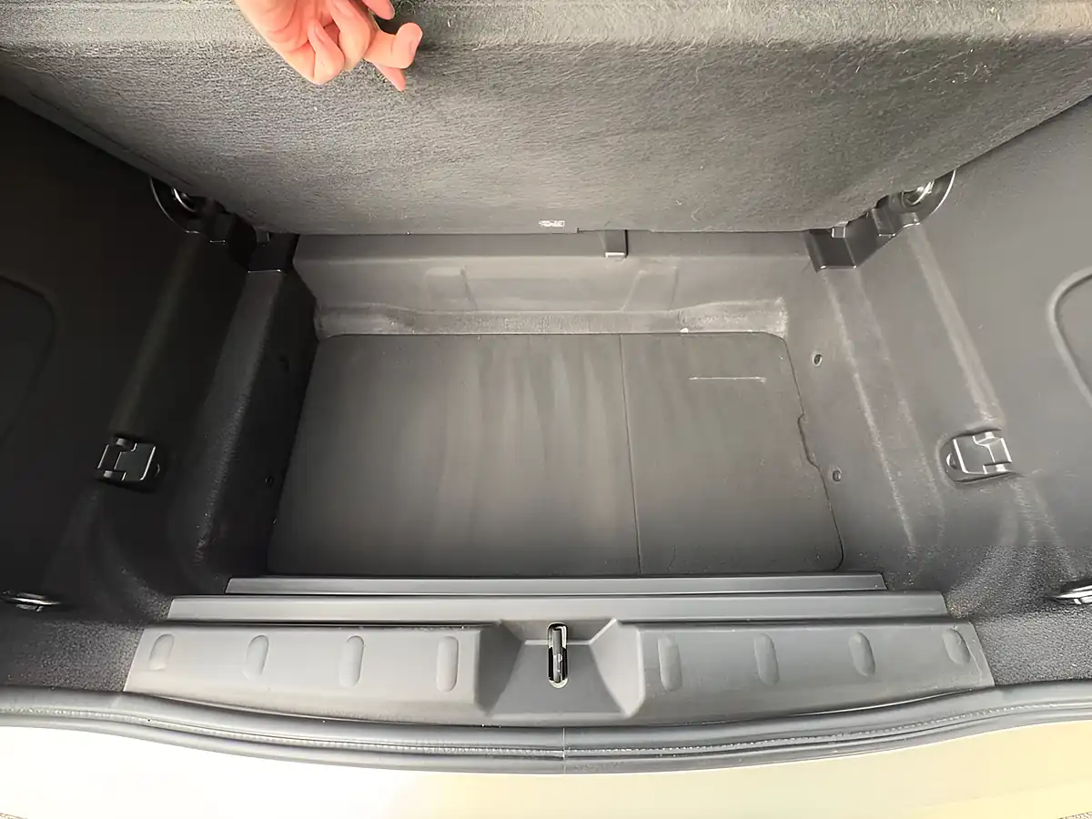 Used 2018 MINI Hatch Cooper White - Interior and Exterior details 17