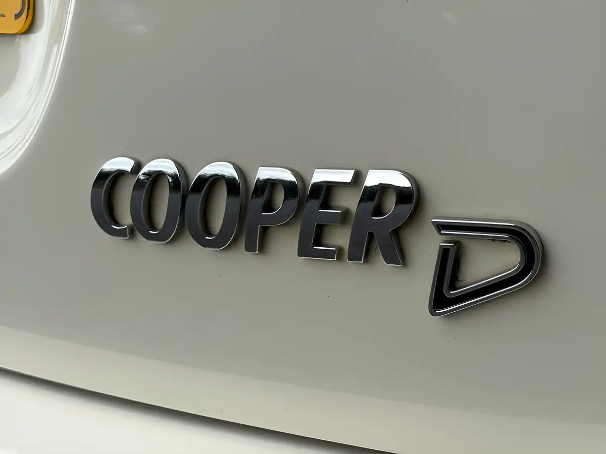 Used 2018 MINI Hatch Cooper White - Interior and Exterior details 20