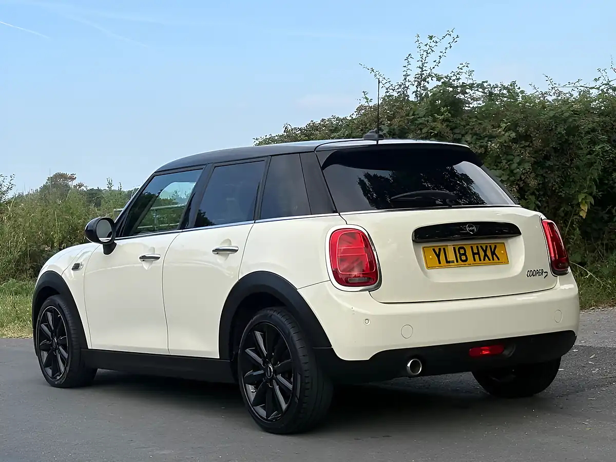 Used 2018 MINI Hatch Cooper White - Interior and Exterior details 6