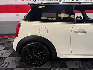 Used 2018 MINI Hatch Cooper White - Interior and Exterior details 17