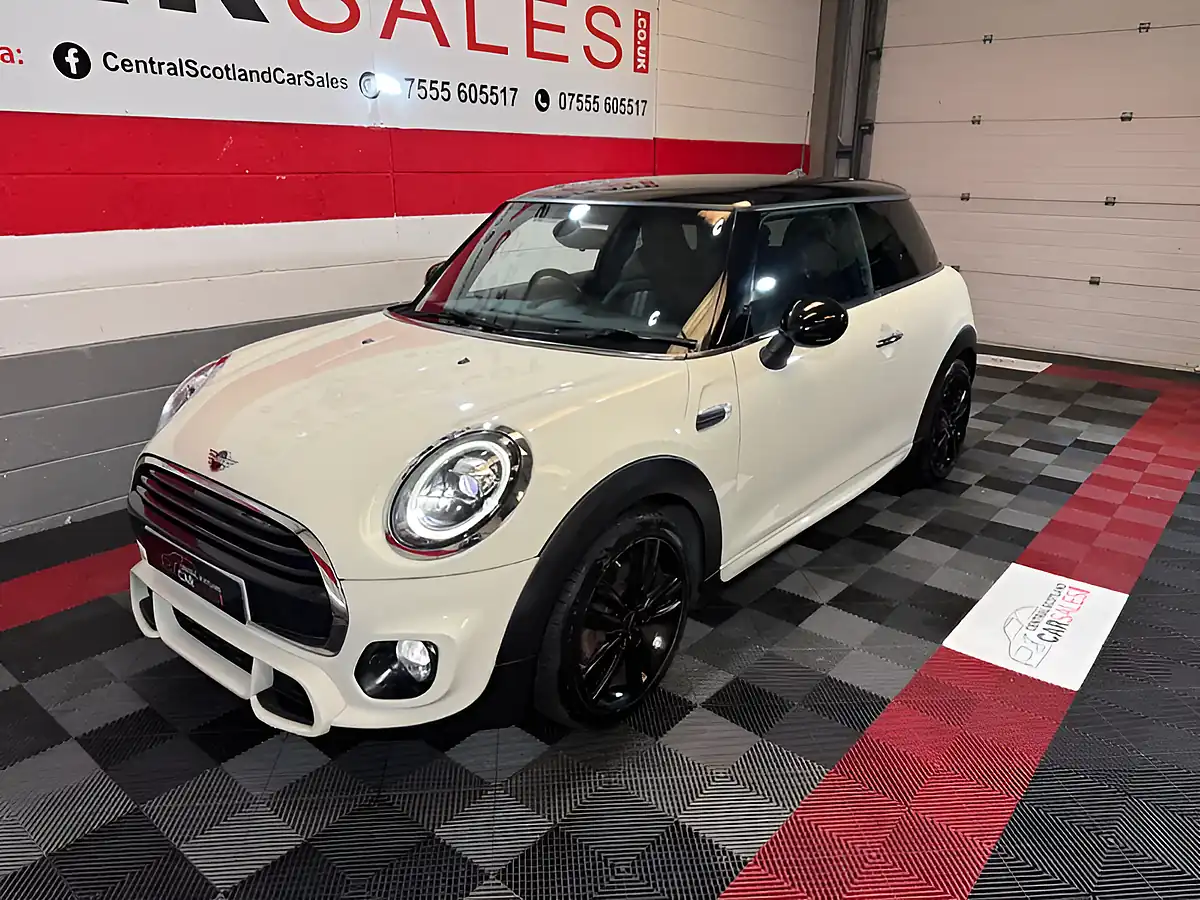 Used 2018 MINI Hatch Cooper White - Interior and Exterior details 2
