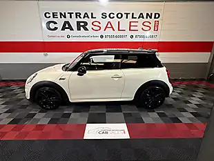 Used 2018 MINI Hatch Cooper White - Interior and Exterior details 4