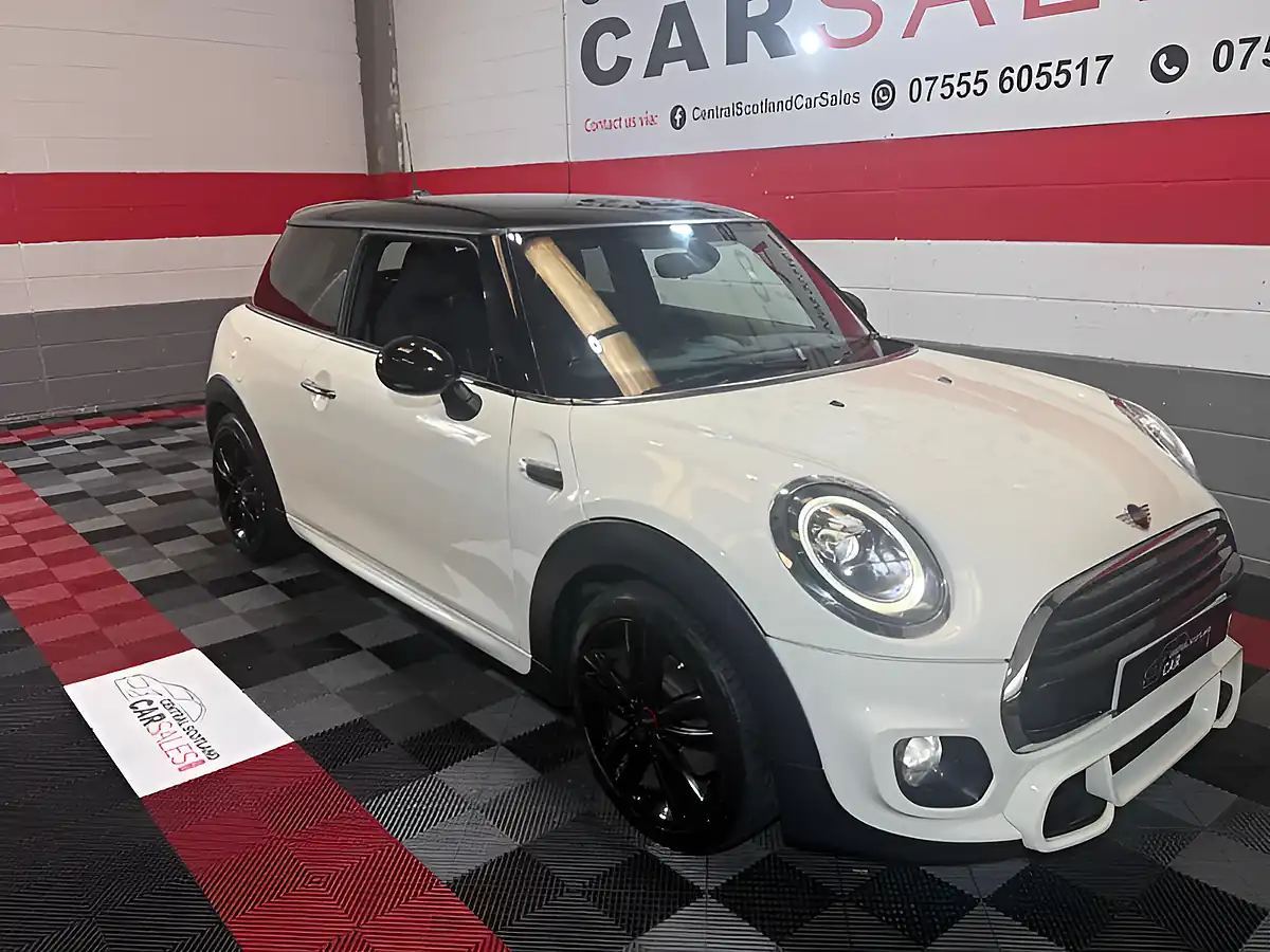 Used 2018 MINI Hatch Cooper White - Interior and Exterior details 6