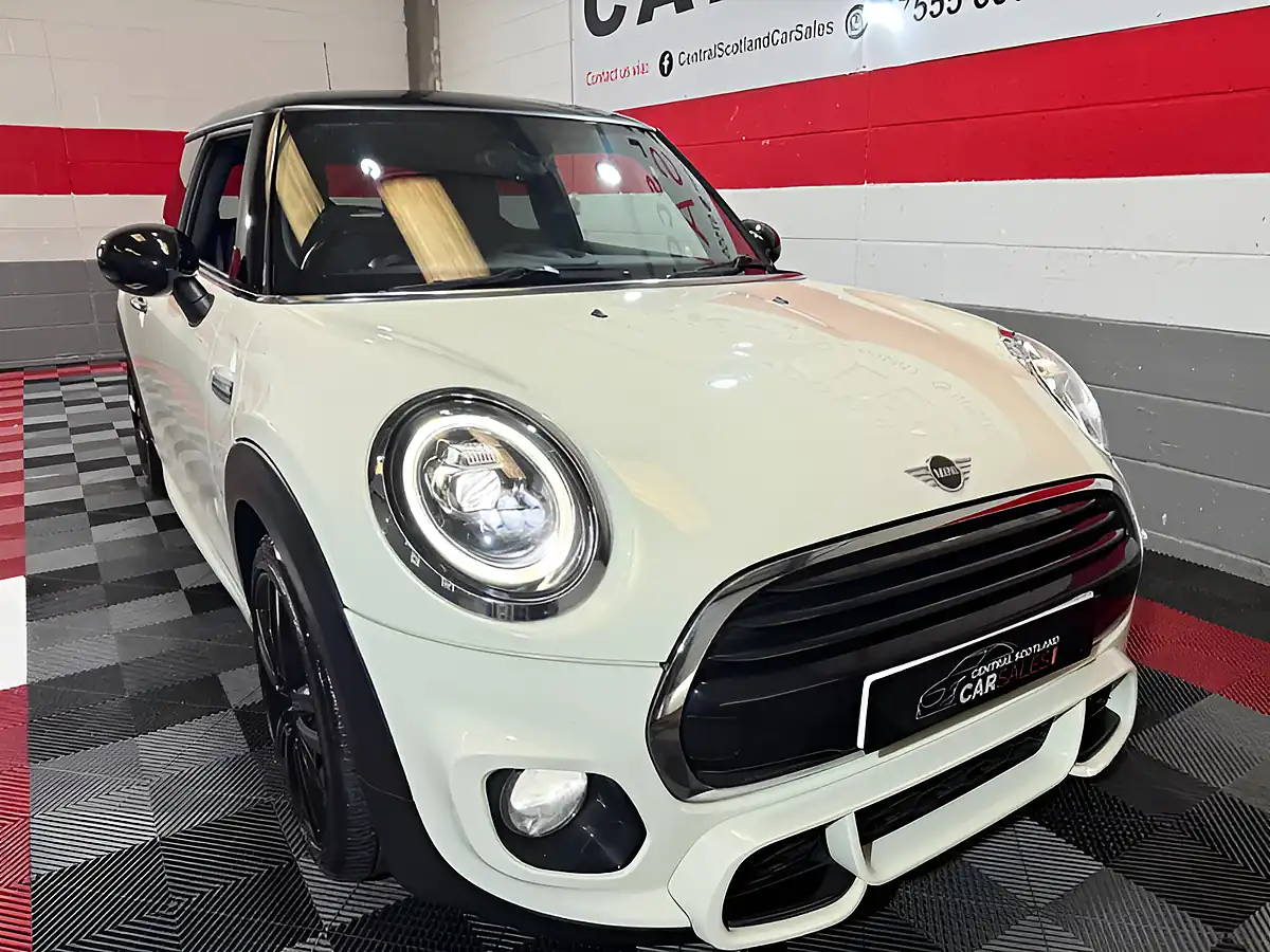 Used 2018 MINI Hatch Cooper White - Interior and Exterior details 7