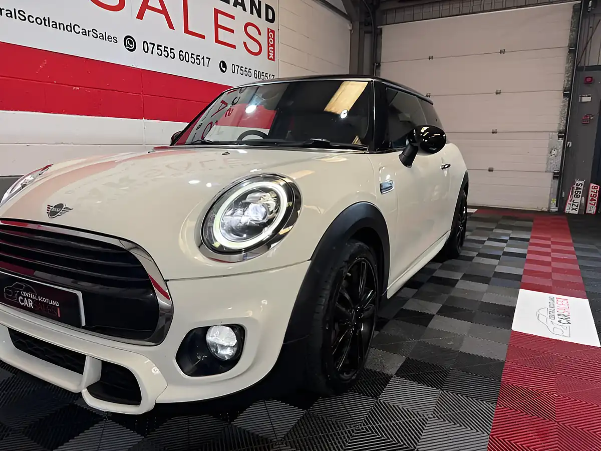 Used 2018 MINI Hatch Cooper White - Interior and Exterior details 8