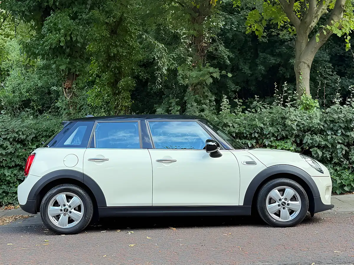 Used 2018 MINI Hatch Cooper White - Interior and Exterior details 5