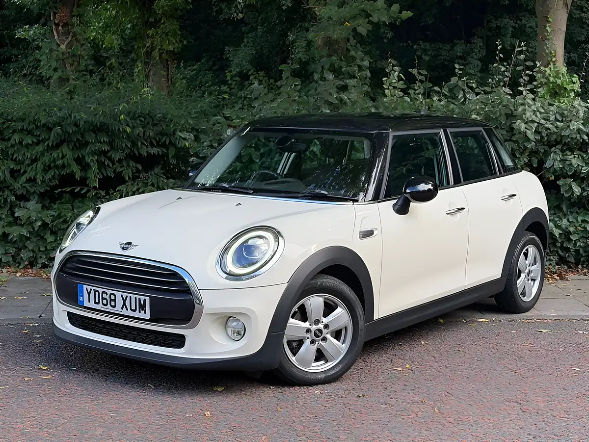 Used 2018 MINI Hatch Cooper White - Interior and Exterior details 6