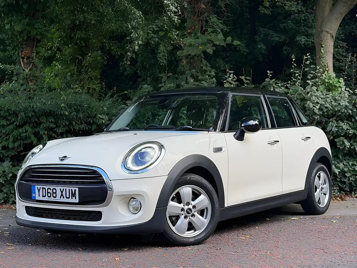 Used 2018 MINI Hatch Cooper White - Interior and Exterior details 7