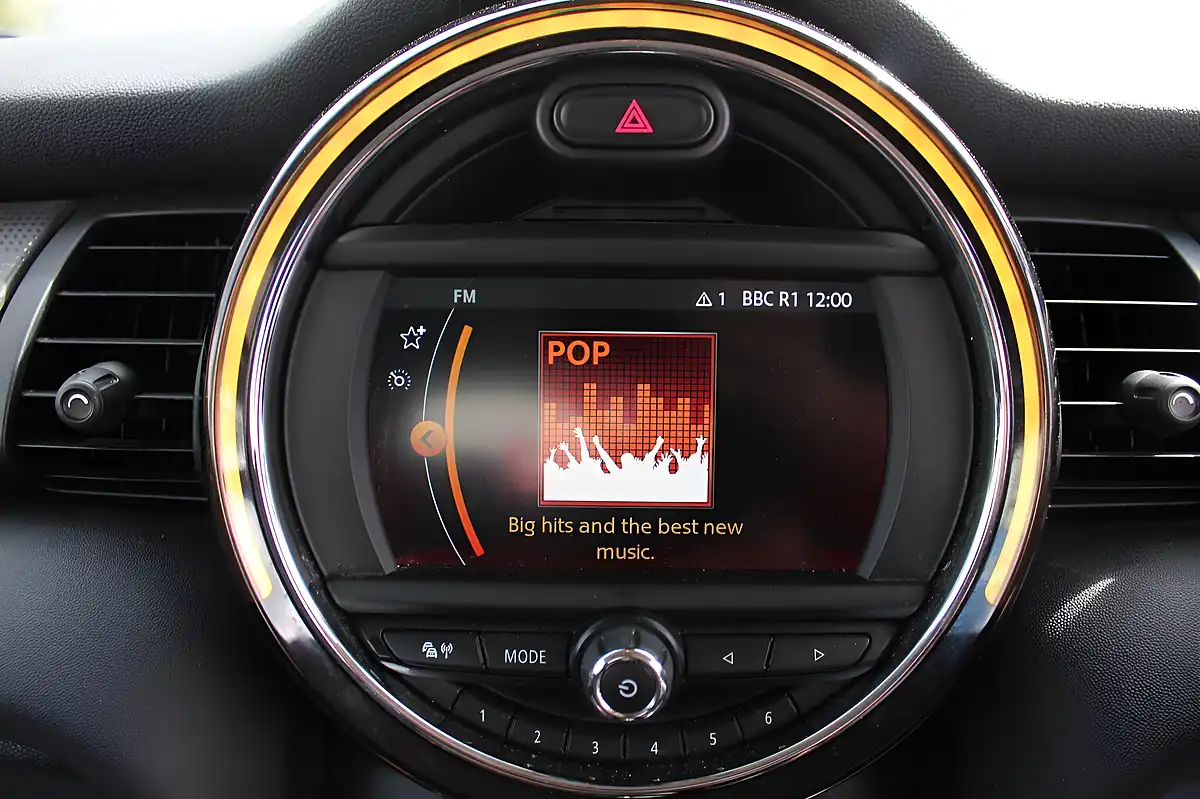 Used 2018 MINI Hatch Cooper White - Interior and Exterior details 20