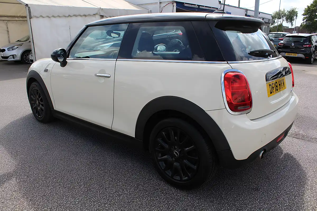 Used 2018 MINI Hatch Cooper White - Interior and Exterior details 4