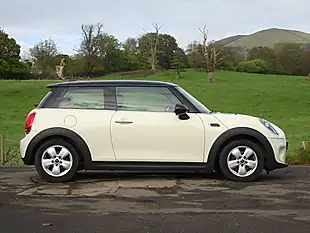 Used 2018 MINI Hatch Cooper White - Interior and Exterior details 15