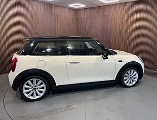 Used 2018 MINI Hatch Cooper White - Interior and Exterior details 10