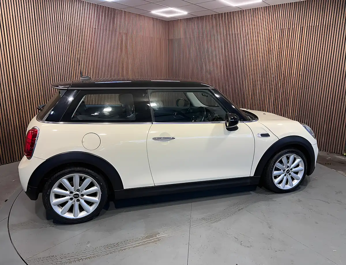 Used 2018 MINI Hatch Cooper White - Interior and Exterior details 10