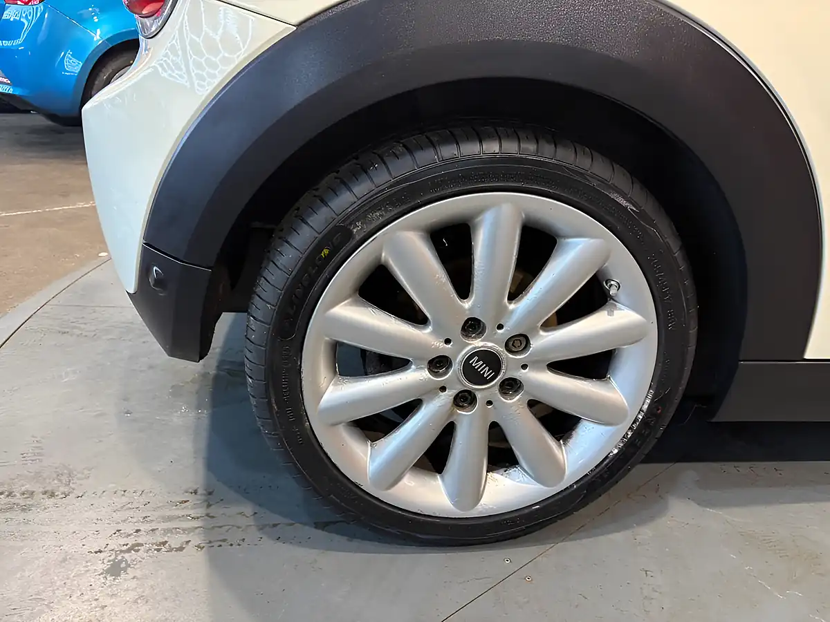 Used 2018 MINI Hatch Cooper White - Interior and Exterior details 18